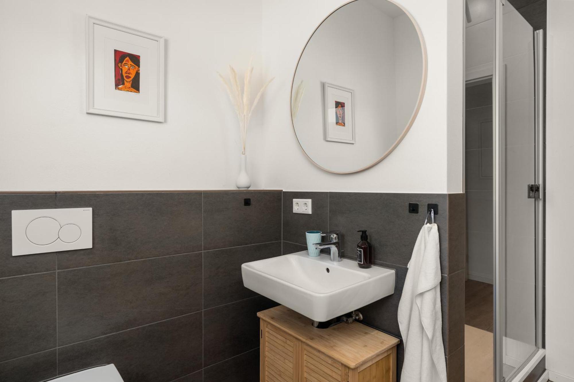 Homely-Apartment Manhattanart, Zentral, Parkplatz, Billard,Ps4, Dart, Balkon Bielefeld Exterior foto