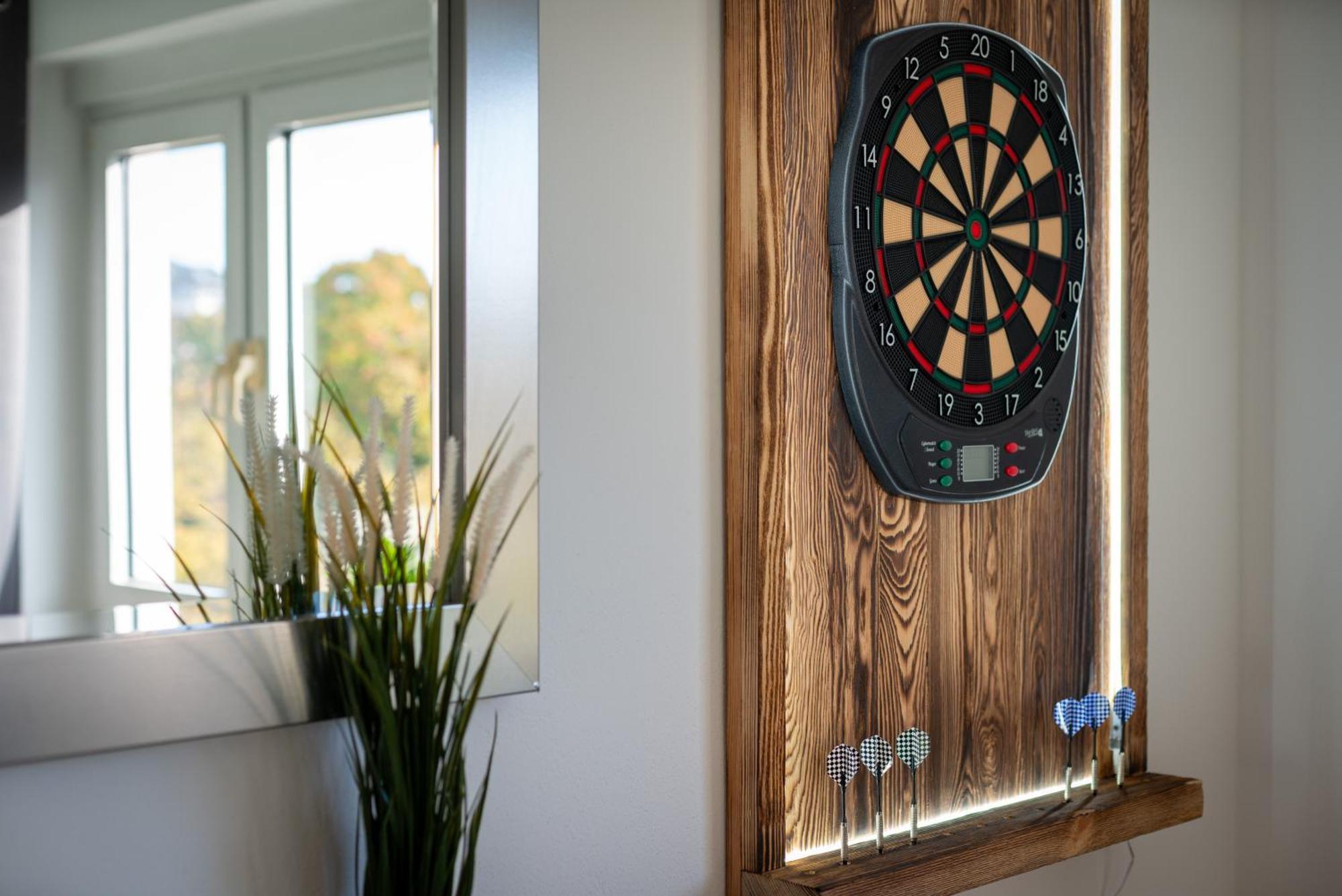 Homely-Apartment Manhattanart, Zentral, Parkplatz, Billard,Ps4, Dart, Balkon Bielefeld Exterior foto